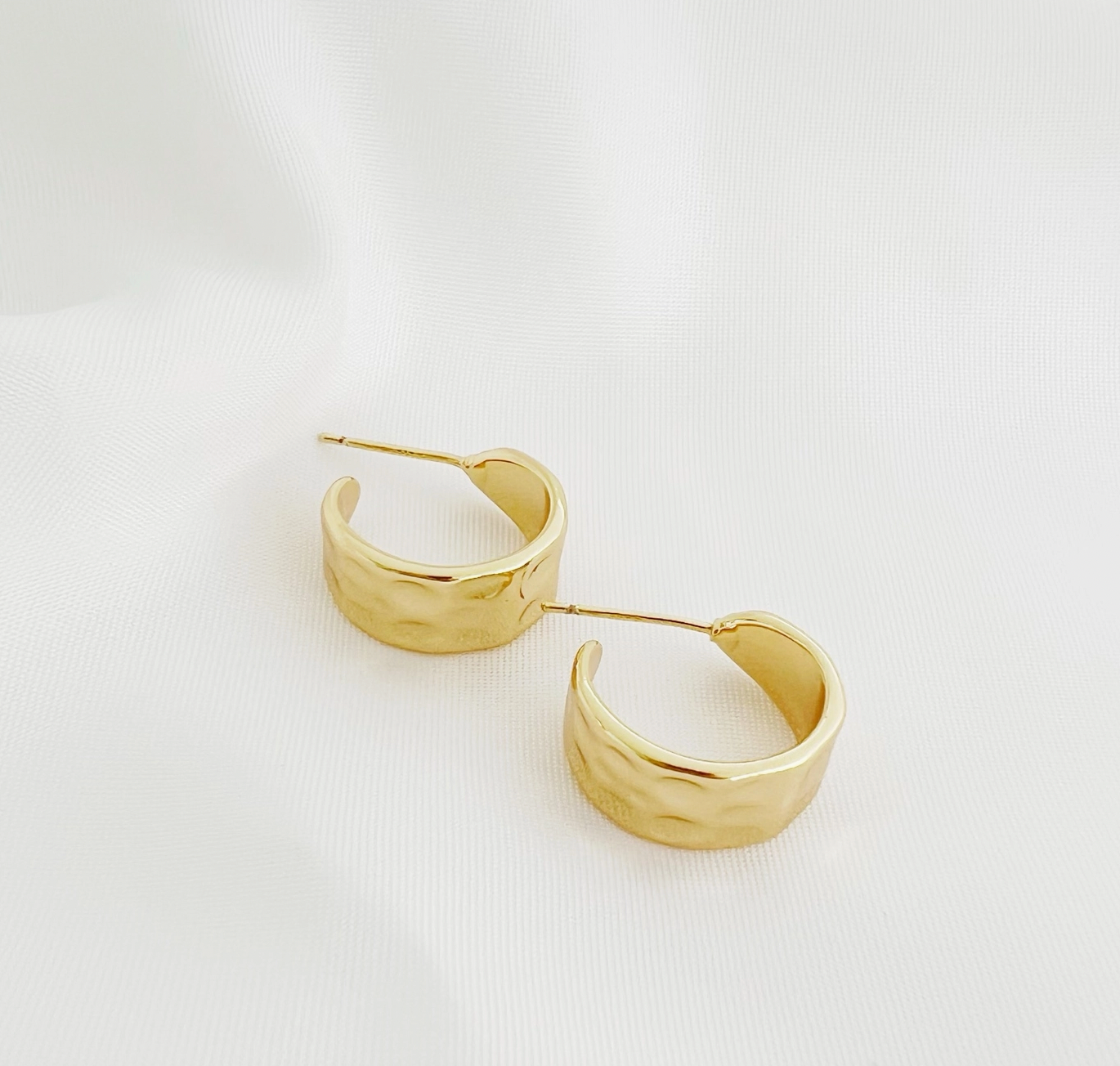 London Hammered Hoops Earrings Gold Filled
