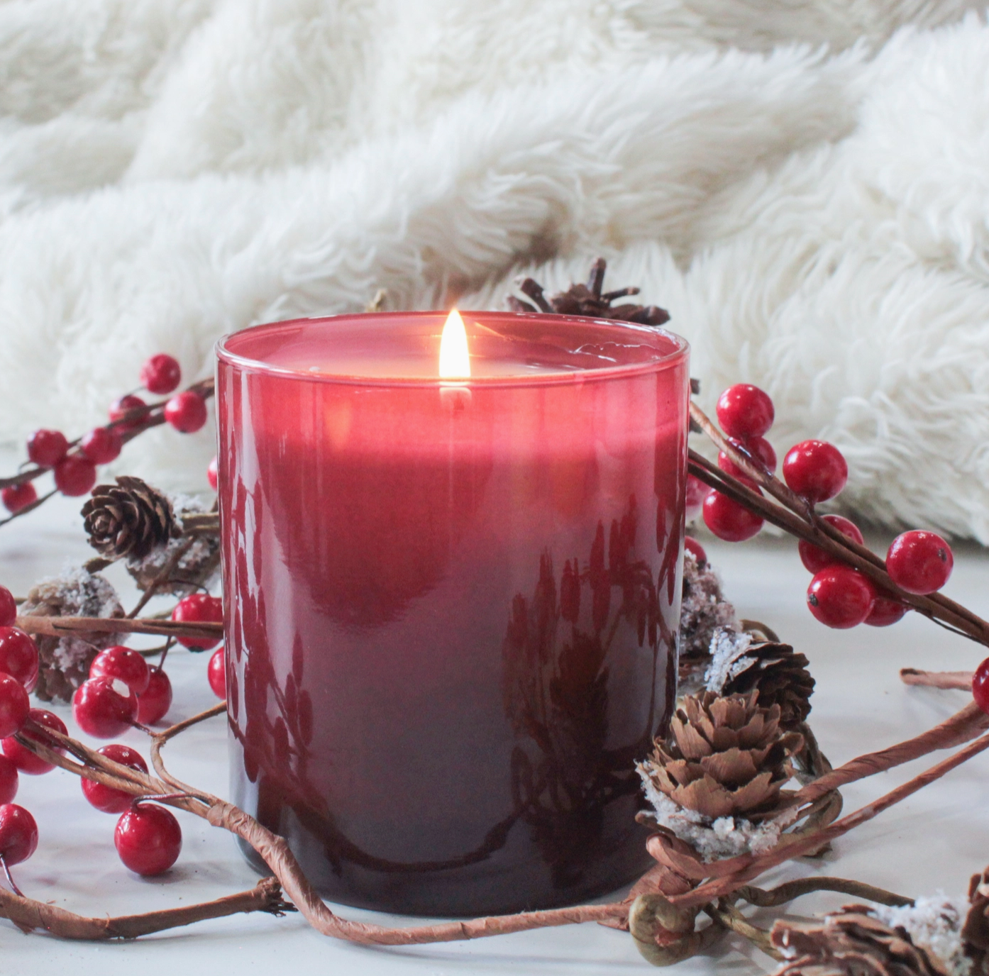 Rouge 9 oz. Hue Candle (Elderberry)