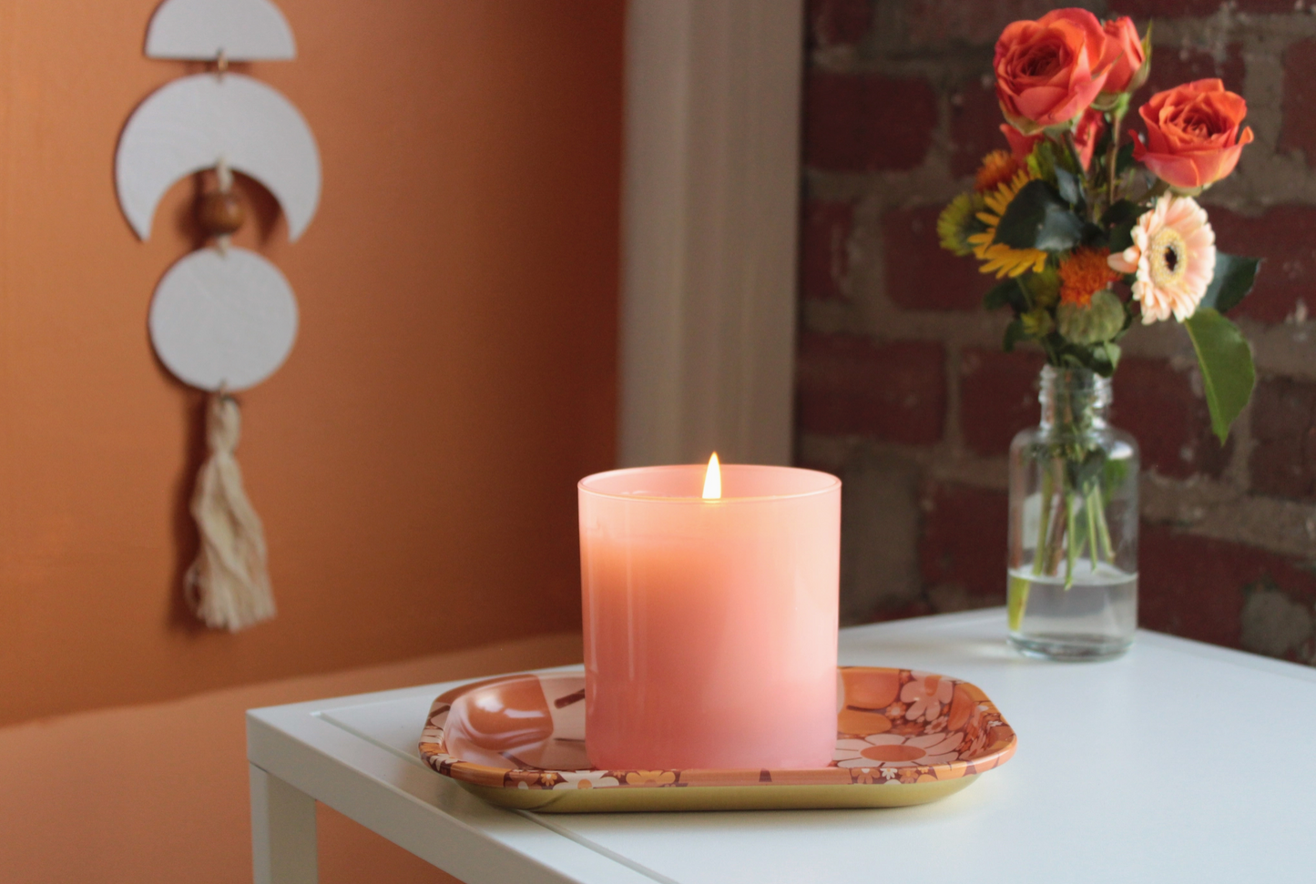 Sun 9 oz. Hue Candle (Sparkling Citrus)