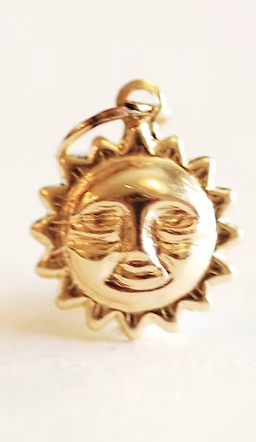 VS Sun Charm