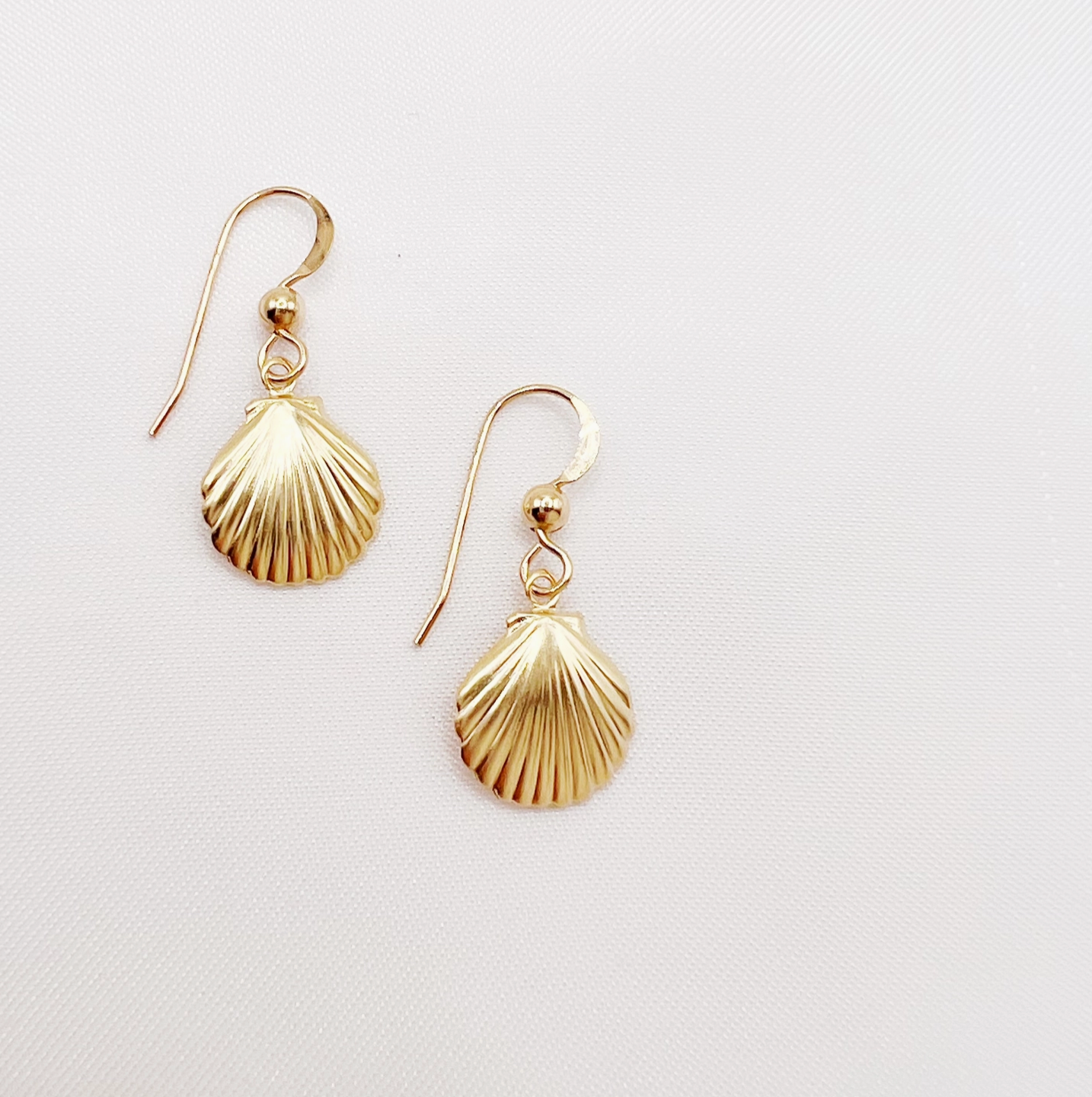 Beachcomber Seashell Dangle Earrings Gold Filled