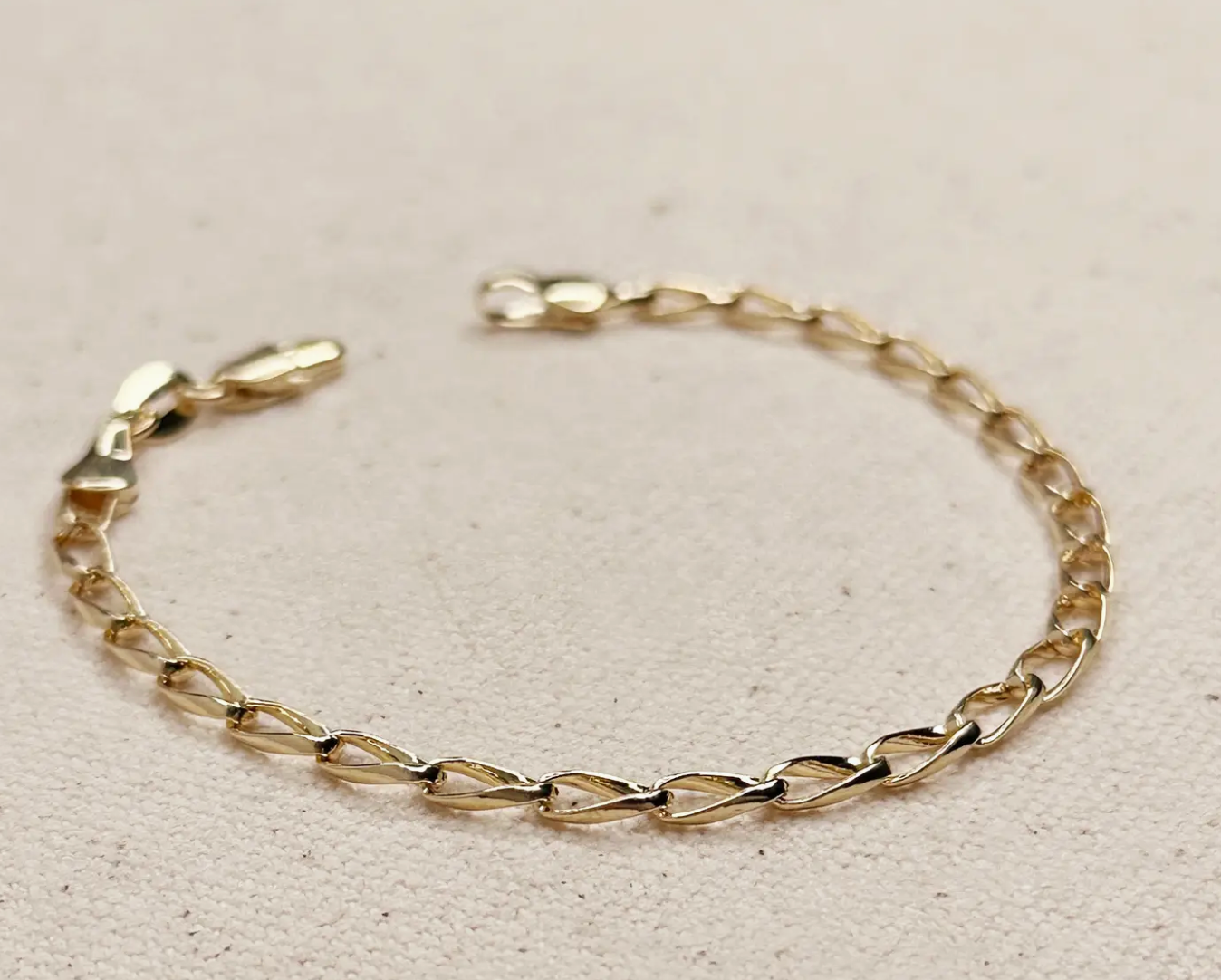 18k Gold Filled Slight Twist Link Bracelet