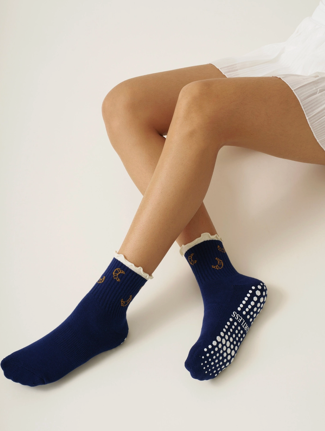 Croissant Ruffle Grip Sock